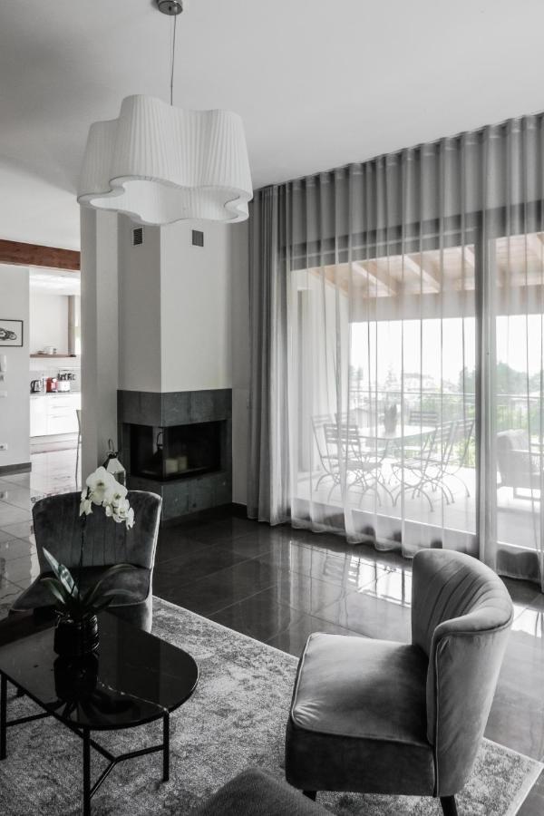 Villa Elena เมนาจโจ ภายนอก รูปภาพ