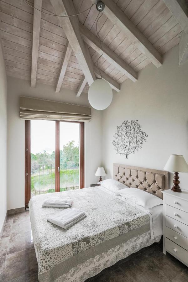 Villa Elena เมนาจโจ ภายนอก รูปภาพ